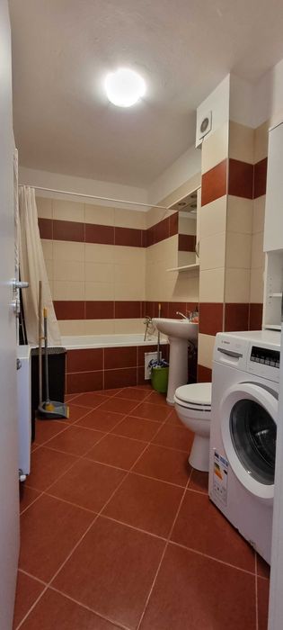 Inchiriez garsoniera 38 mp zona Grivitei/Aurel Vlaicu Brasov