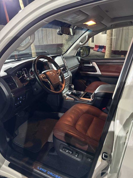 Toyota Land Cruiser 200 V8 2019 год Возможно Аренда с Выкупом