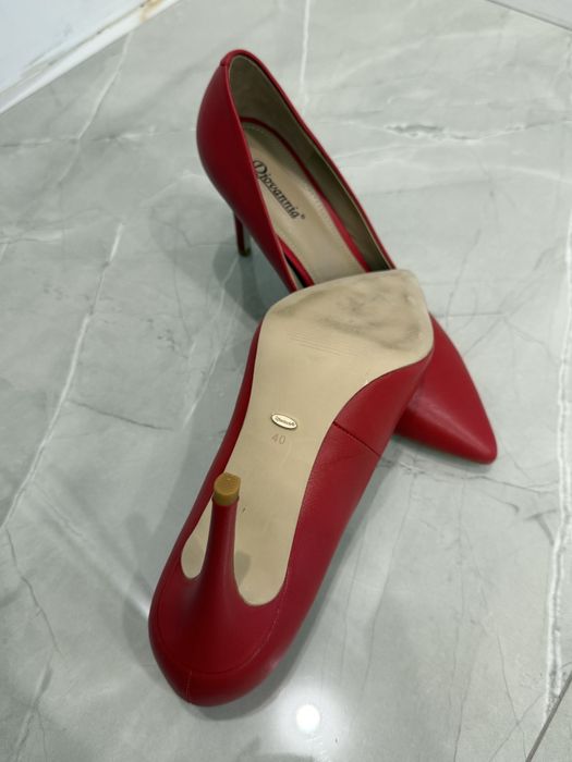 Красные туфли Djovannia