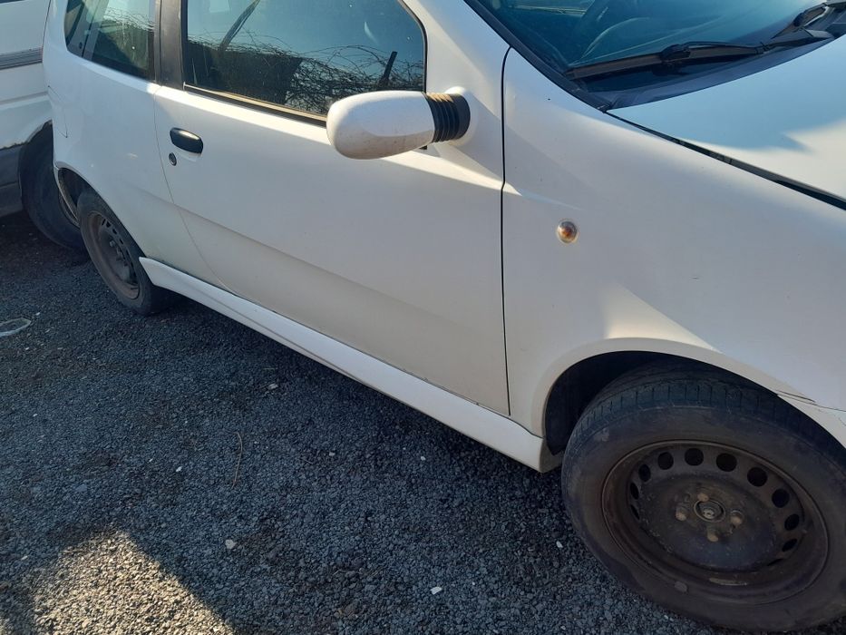 Продавам фиат пунто на части