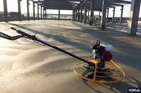 Styashka quyish vertalyotda tekislash.затирка стяжка верталётам