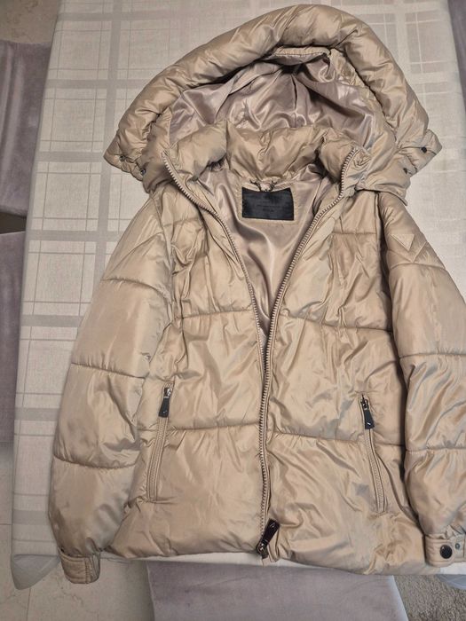 Дамско зимно яке Guess
