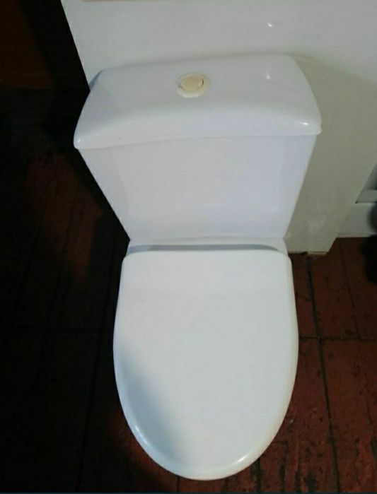 Продам  унитаз хорошим состояние