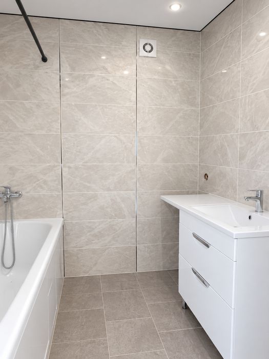Продам 2х ком .центр ул.молдагулова 23