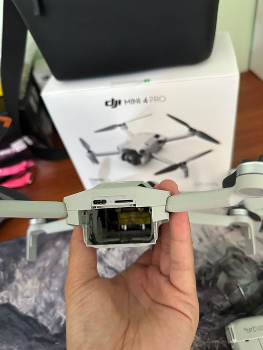 DJI Mini 4 Pro Fly More Combo