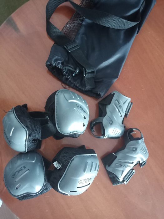 set cotiere genunchiere