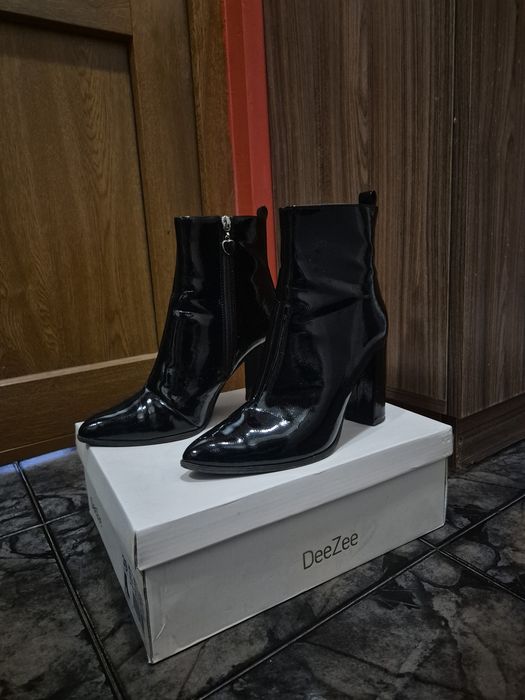 Дамски боти/ботуши/токчета DeeZee