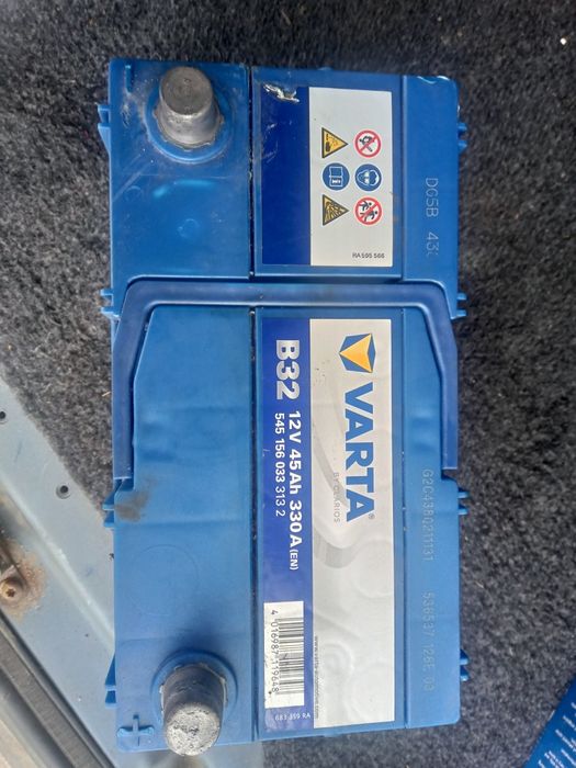 Акумулатор за автомобил - Варта/ Varta 45 Ah