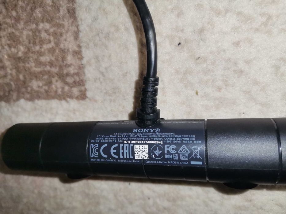 Vând cameră video pentru PS4 - SONY. Originală, stare perfectă!