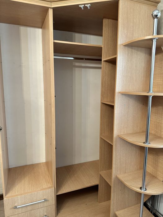 Продам угловой шкаф