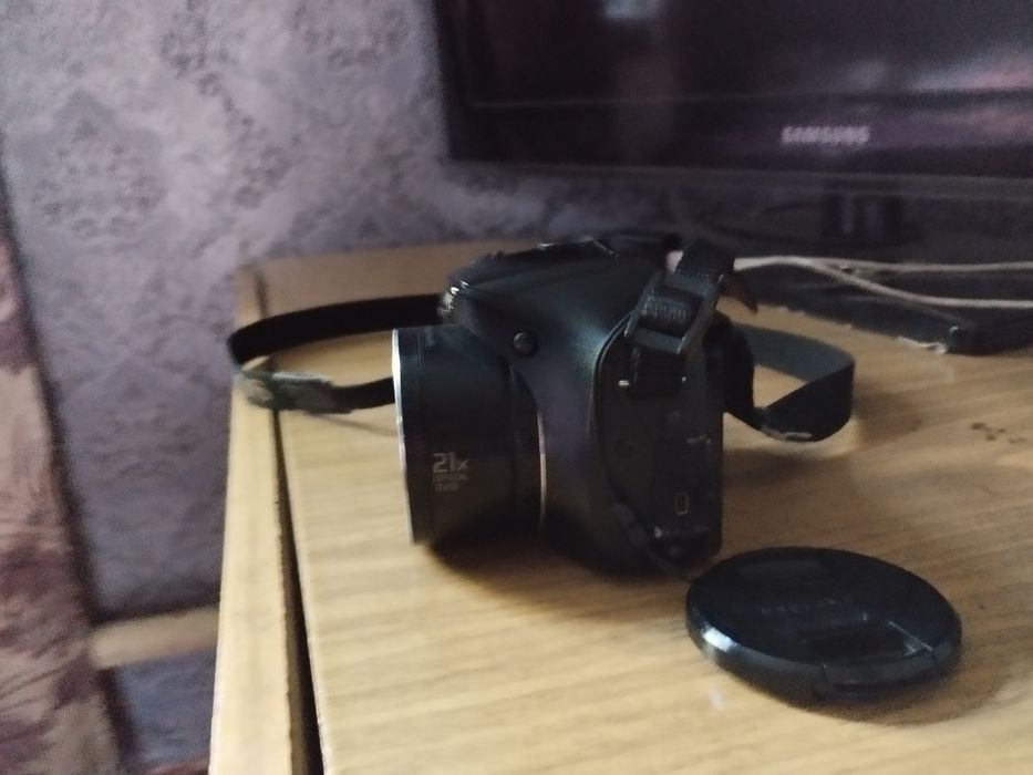 Sony dsc h100 в нормальном состоянии с чехлом
