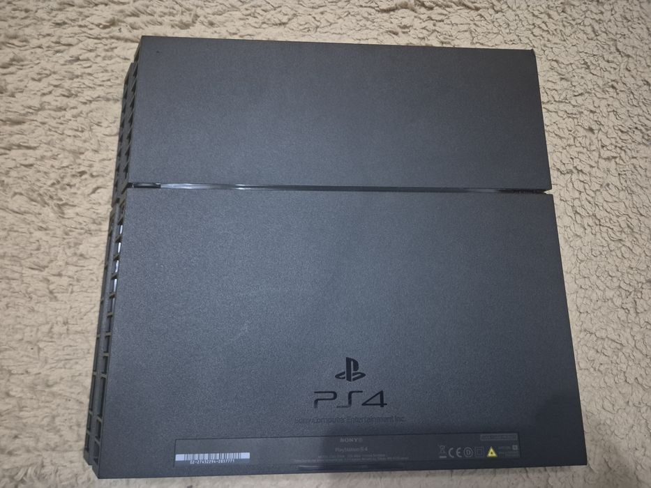 Consola PS4 in stare perfecta