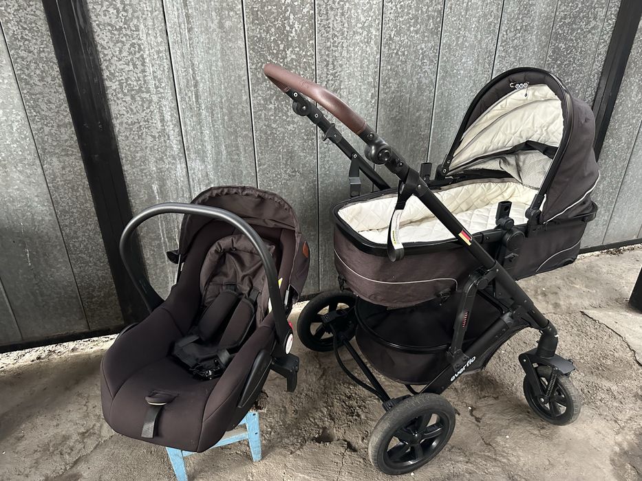 Продам детскую коляску 3 в 1