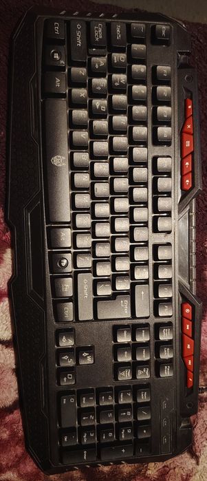 Vând set mouse tastatura și mousepad