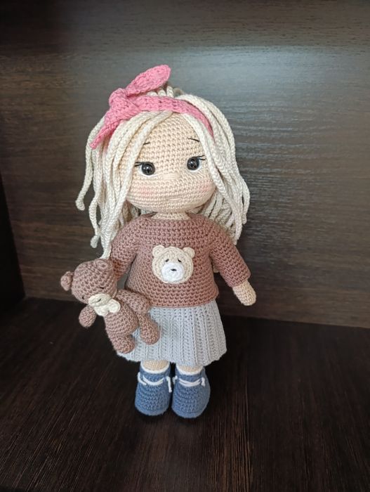 Кукла вязанная крючком