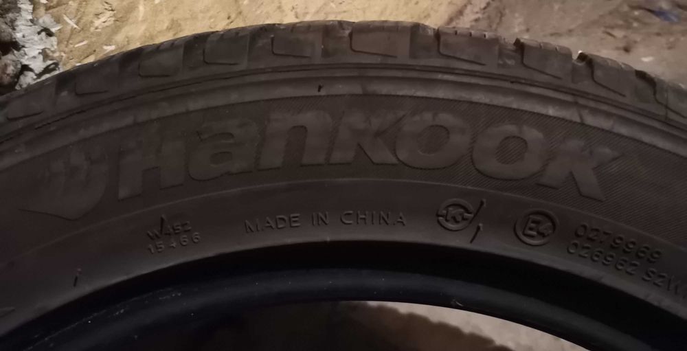 Продавам 2 броя зимни гуми 195.55.16 на 1 сезон дот 2020 Hankook