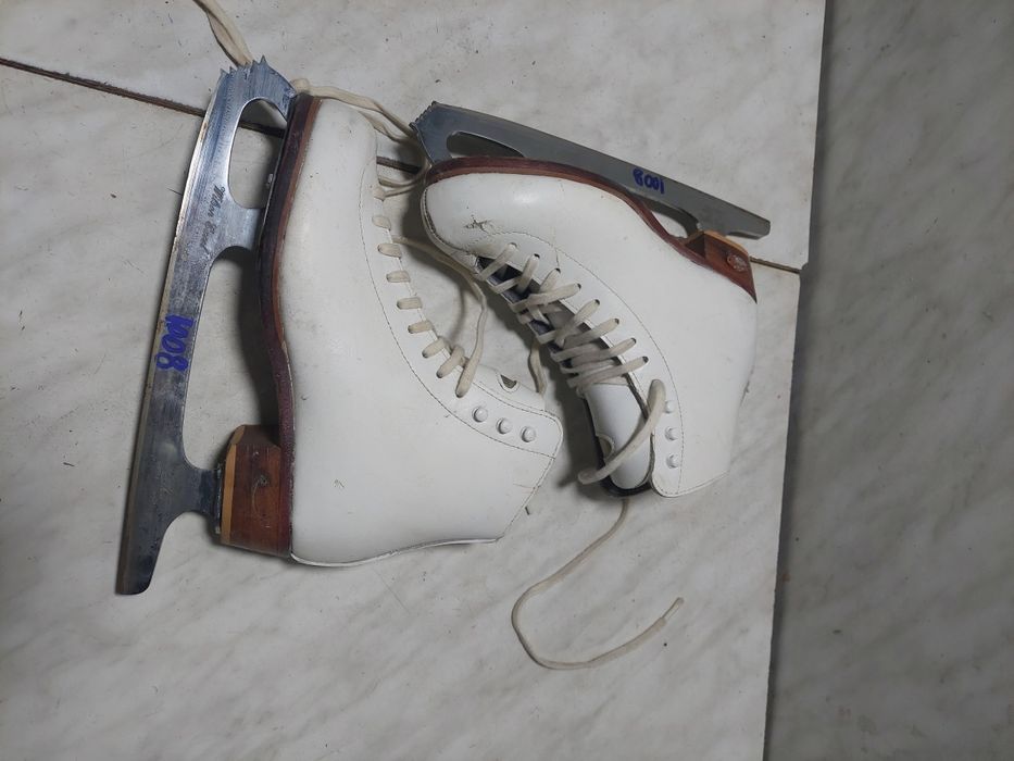 Patine gheata 1008 patinaj artistic Riedell marime  34-35 ( 22 cm)