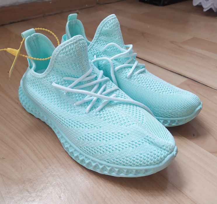 Кроссовки 40-41 цвет тиффани новые