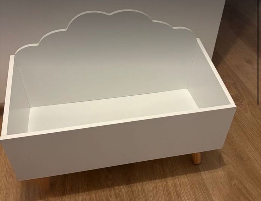 Mobilier/Cutie depozitare camera copii: jucarii, plusuri, carti , alb, lemn, scandinav