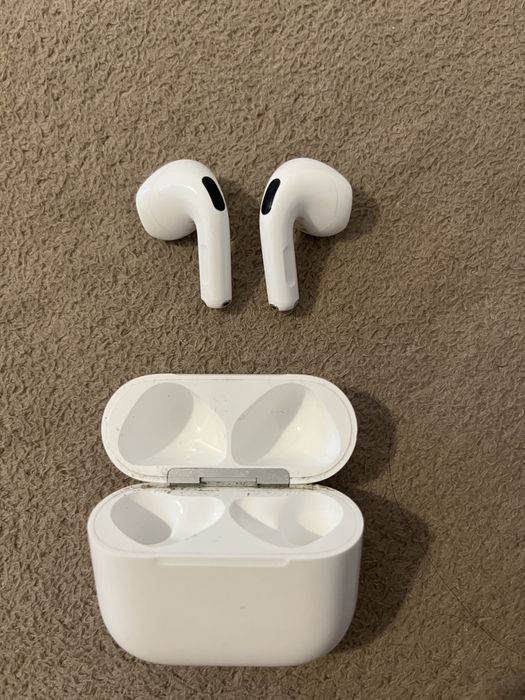 Продам Airpods 4