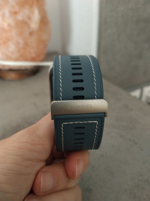 Смарт часовник Huawei Watch D2