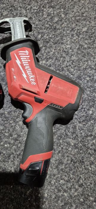 Hilti ,Milwaukee ferestrau sabie pe acumulator