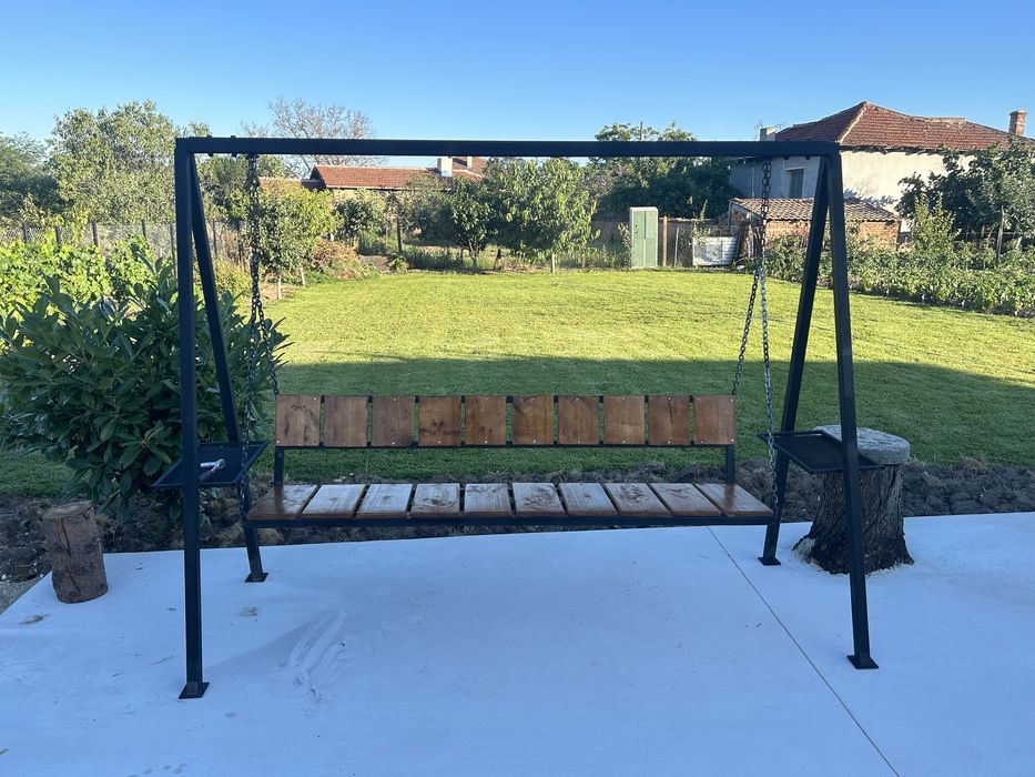 Мебели от метал