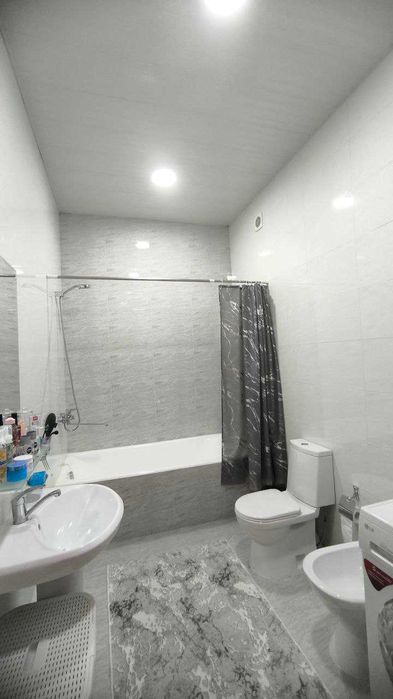 Двухэтажный коттедж недалеко от метро Куйлюк