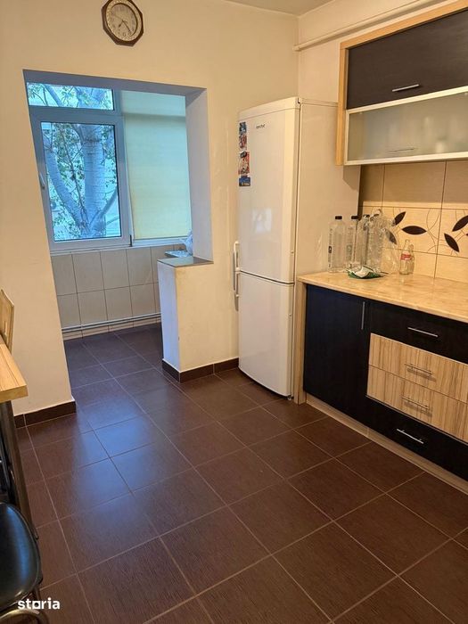 Apartament 3 camere decomandat, 70 mp, 2 balcoane – Zona Soarelui, T