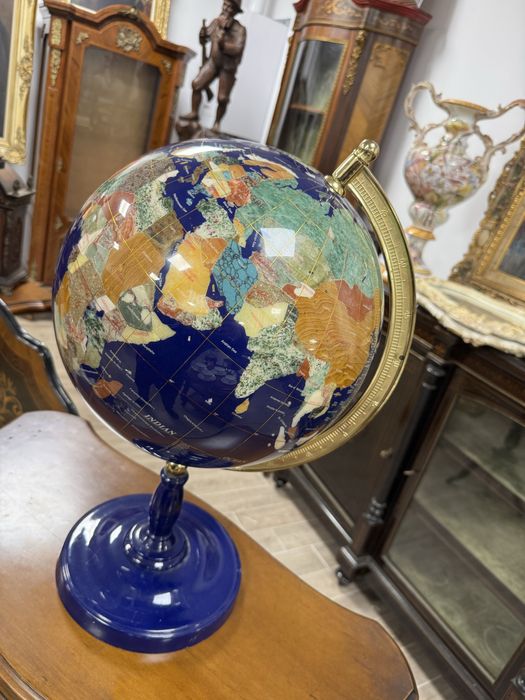 Glob pamantesc cu sidef si pietre semi-pretioase