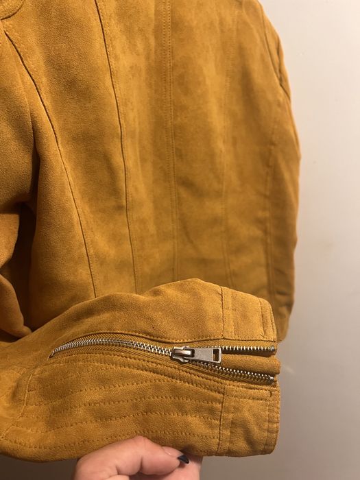 Велурено яке