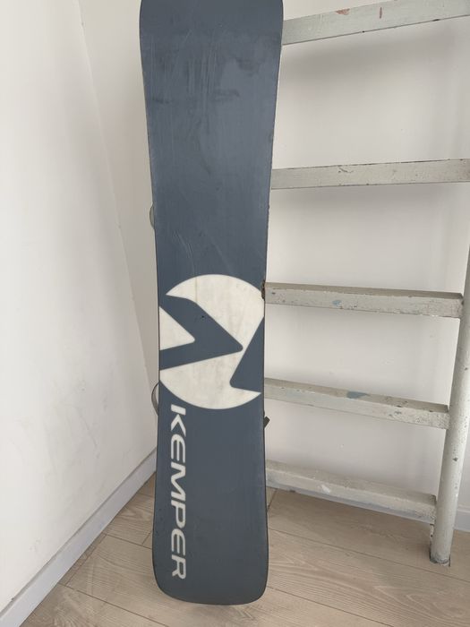 Продам сноуборд с креплением