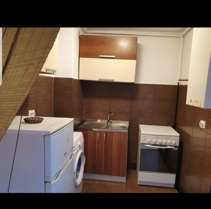 Garsonieră spațioasă , renovată și mobilată – zona centrală Sighișoara