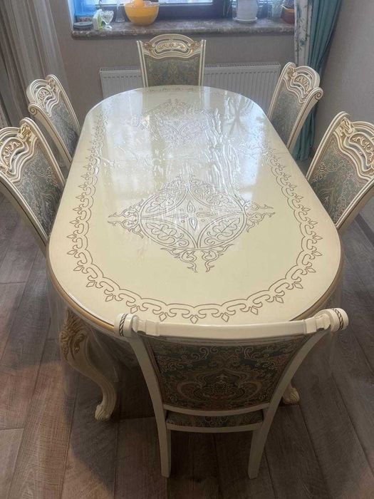 Продам стол и 6 стульев