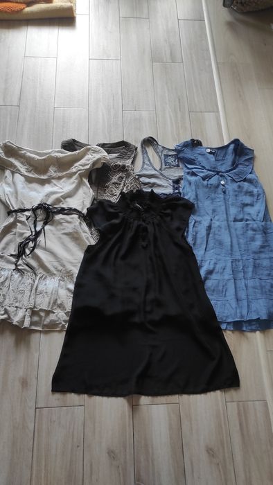 Сетове от цветни рокли