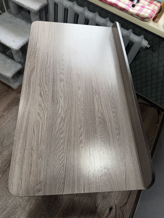 Письменный стол