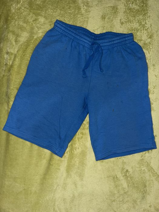 Сини къси панталони