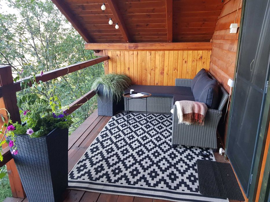 Vindem cabană la Muntele Rece