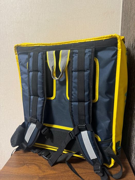 Срочно продам сумку  Glovo
