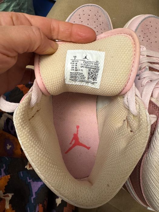 Air Jordan 1 Mid "Digital Pink"