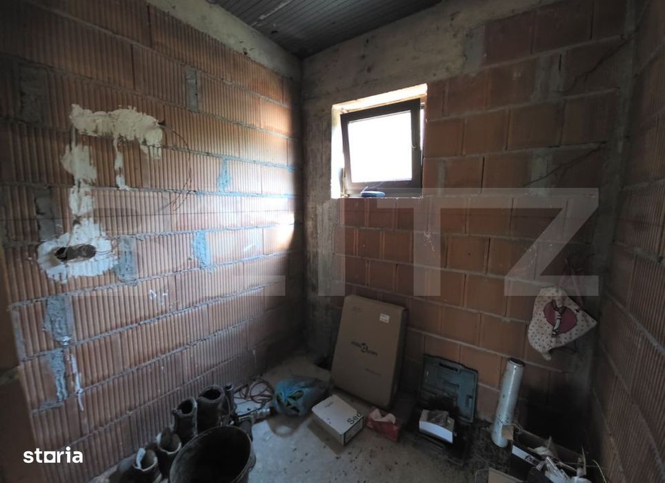 Teren 10 ari cu casa la rosu 240 mp cu plus garaj–Valea Rusului, pan