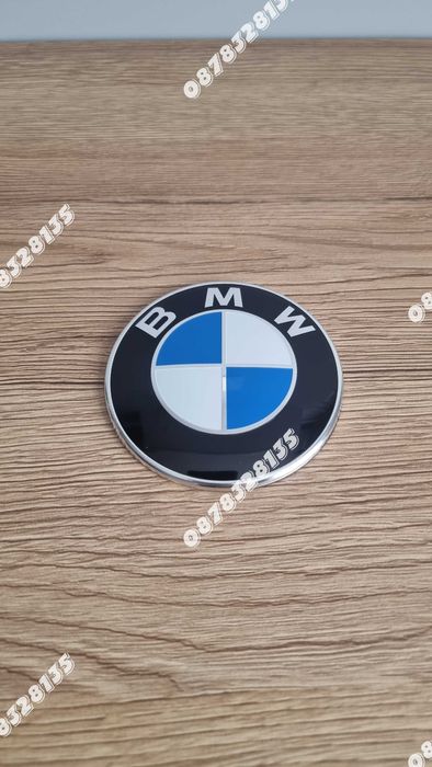 Емблема за преден капак BMW 82мм Синьо бяла – F10 F12 F20 F30 F32
