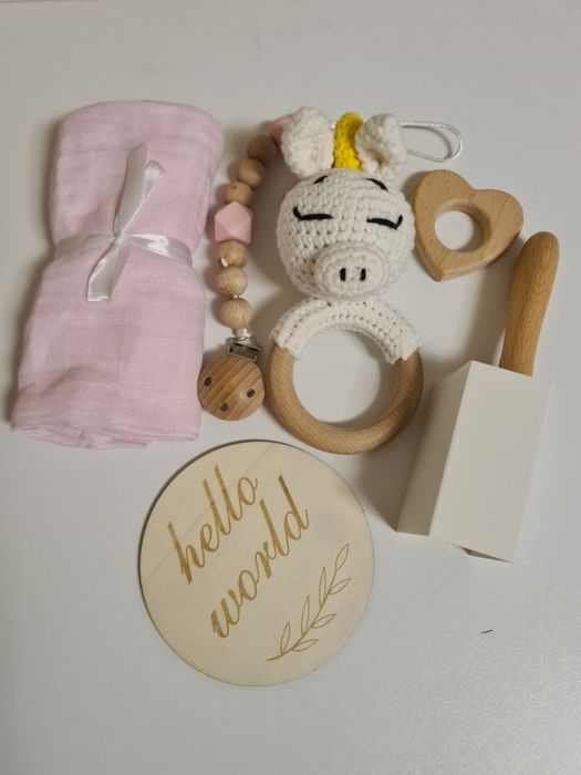 Set Cadou Premium din 6 piese pentru bebe-zornaitoare Unicorn