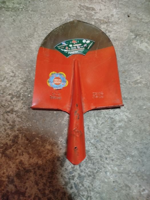 Лопаты совковые и универсальные