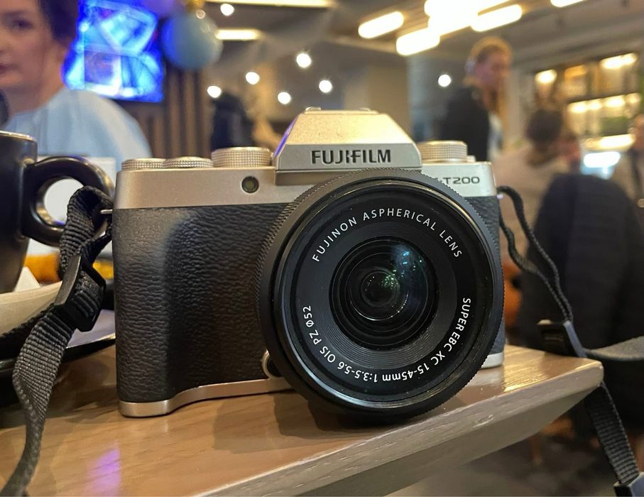 Fujifilm xt - 200 безогледален фотоапарат