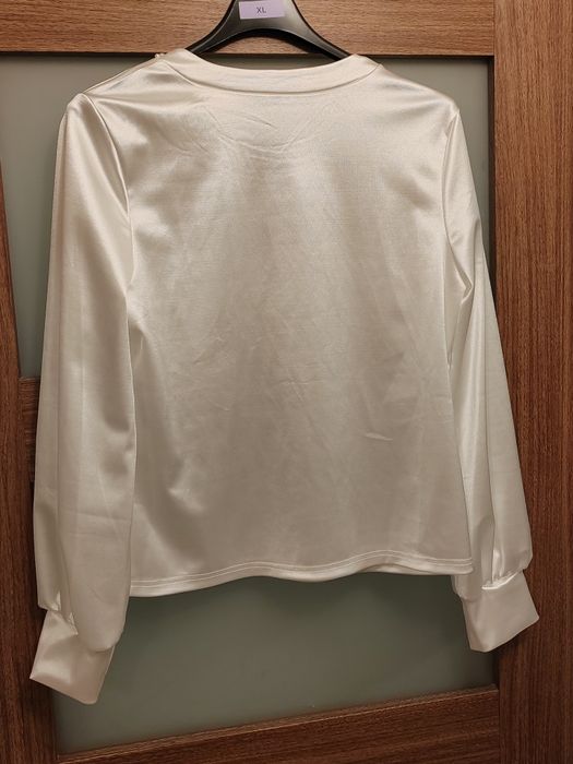 Bluza alba din satin cu margele pentru L