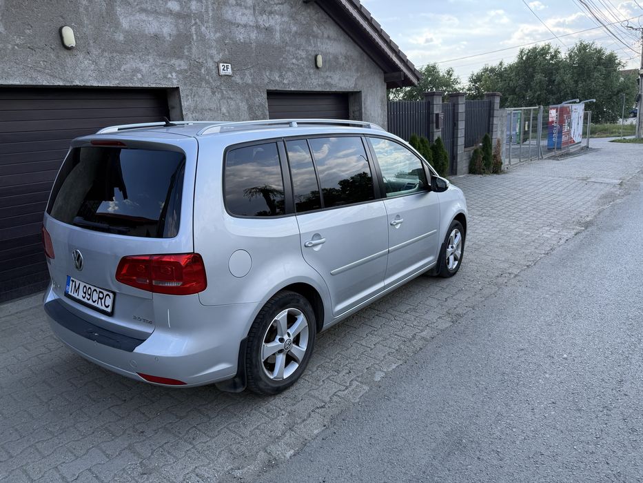 VOLKSWAGEN Touran 2011 — imagine 3