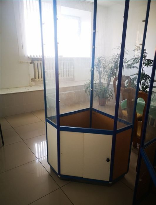 Сталлажи, витрины, прилавки