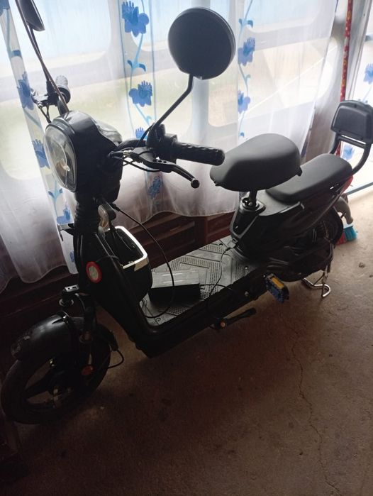 Vând scuter electric ușor negociabil