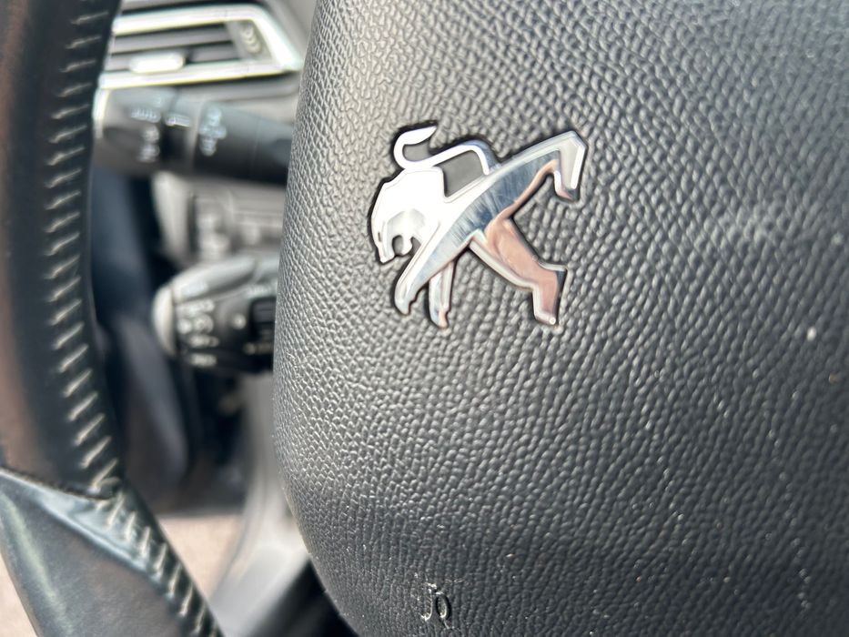 Peugeot 308 an  fabricație- decembrie 2014 ,turbo benzină ,1508 cm3